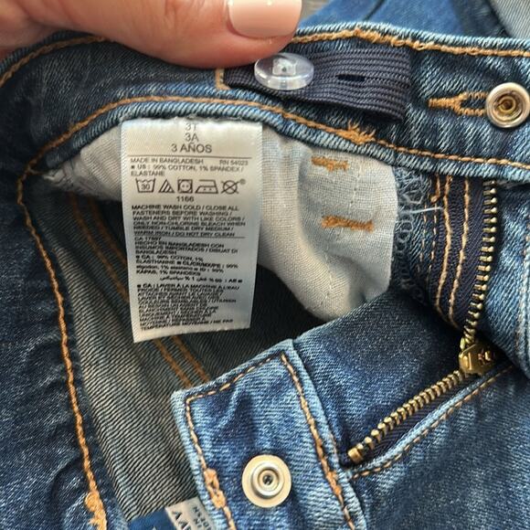 Old Navy 3T Cuffed Denim Jean Shorts - Picture 4 of 6